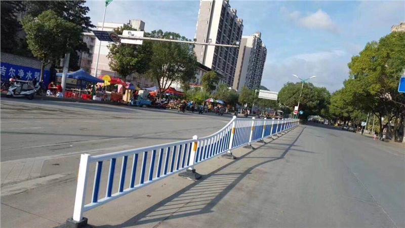 市政道路护栏价格与市政设施管理 以常州途亮安全设施为例
